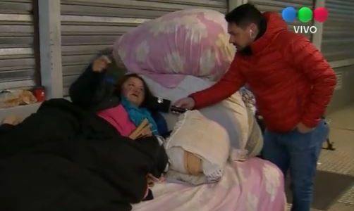 ¿Cuántas personas duermen cada noche en la calle?