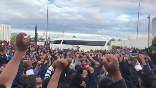 Policías hacen paro y cortan las calles en México