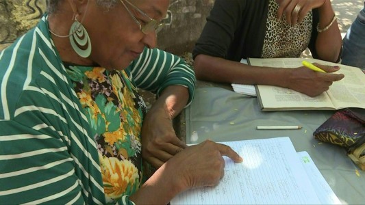 "Adopte un alumno": clases para todos en las plazas de Rio de Janeiro