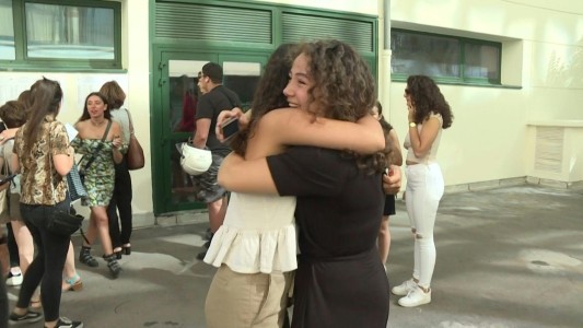 Huelga de docentes retrasa resultados del bachillerato en Francia