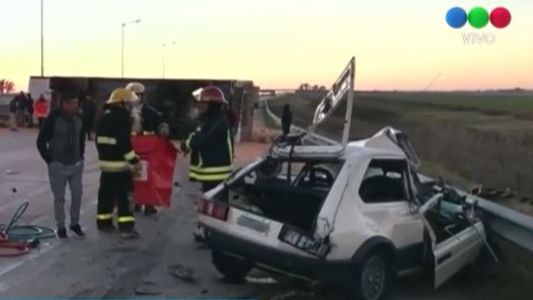Iba de contramano, chocó con un camión y falleció en el hospital