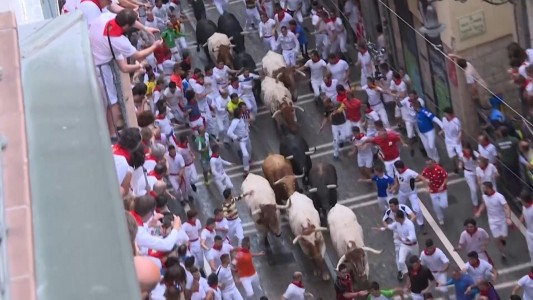 Tres corneados en primer encierro de San Fermín en España