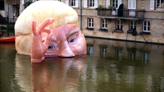 Trump se hunde pero no da el brazo a torcer