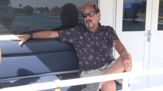 Millonario se lanza a la presidencia de EEUU desde su yate en Cuba