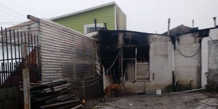 Ataque salvaje: prendió fuego a la casa de su mujer con sus hijos adentro