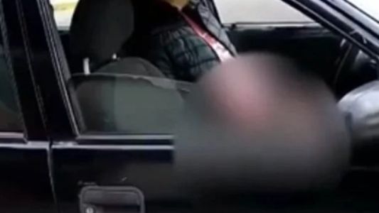 Una joven esperaba el colectivo y filmó como un hombre se masturbó delante de ella