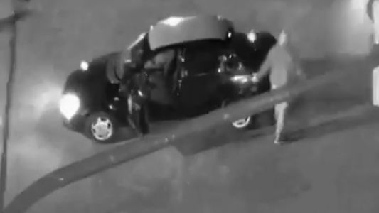 Está grave un taxista que fue salvajemente golpeado en una discusión de tránsito