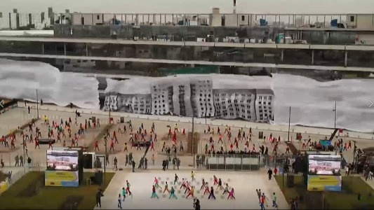 La colorida fiesta donde estaba el Elefante Blanco