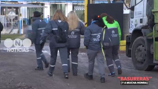 Basureras: por primera vez, mujeres se suman a la recoleccion de residuos en La Plata