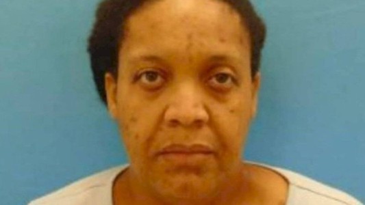 Una mujer obligó a su hija a convivir con el cadáver de su abuela durante 3 años