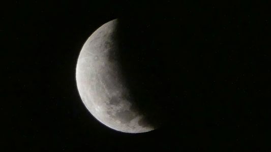 El show de la Luna: eclipse parcial a 50 años del lanzamiento del Apolo 11