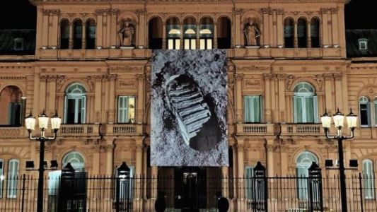 La Casa Rosada recuerda la llegada del hombre a la Luna