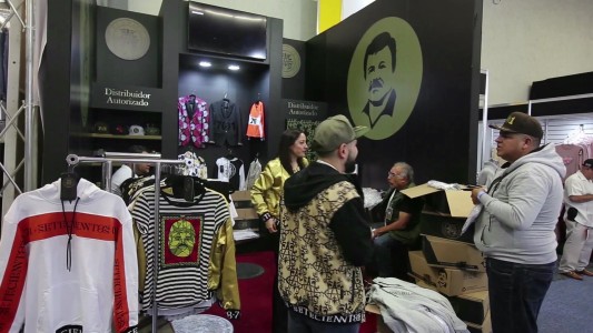 "Chapo 701": una línea de ropa con la imagen del narco mexicano
