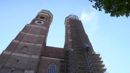 Espectacular simulacro de incendio en una iglesia de Munich