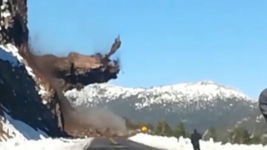 Video: impactante derrumbe de montaña en la ruta 40