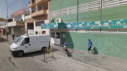 "¿Qué hiciste?": increpó al cirujano al que  acusa de amputarle la pierna equivocada a su madre