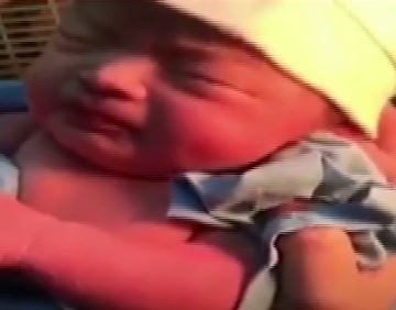 Encontraron a una beba recién nacida dentro de una bolsa de residuos