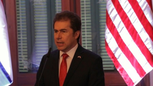 Renunció el Canciller de Paraguay por el acuerdo energético con Brasil