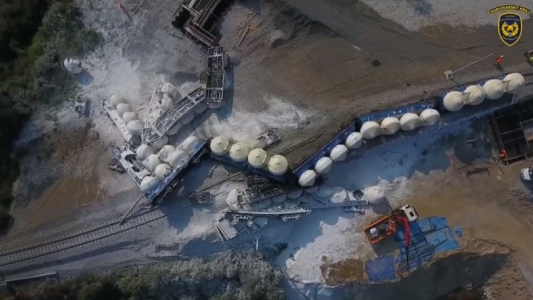 Tremendo descarrilamiento de un tren de carga