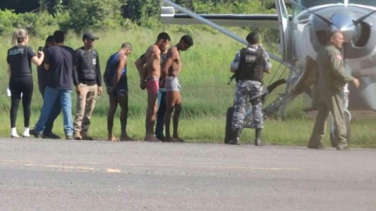 Así trasladaban a los presos del sangriento motín en Brasil