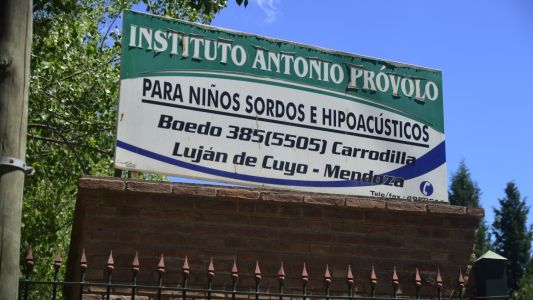 Mendoza tendrá el primer juicio con lengua de señas: el lunes los curas abusadores del Próvolo, en el banquillo