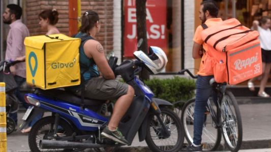 De "manera clandestina", los repartidores de las apps de delivery siguen trabajando