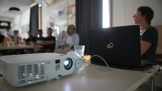 Clases de educación sexual para refugiados