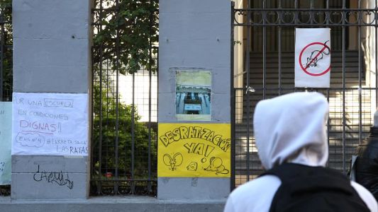 En la vuelta a clases, docentes cortaron Acoyte y Rivadavia