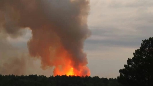 Heridos y miles de evacuados por la explosión de un arsenal en Siberia