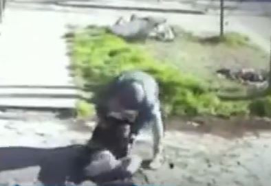 Motochorros le dispararon a una mujer a la que le robaron la cartera
