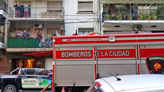 Murió una persona al incendiarse un departamento en Palermo