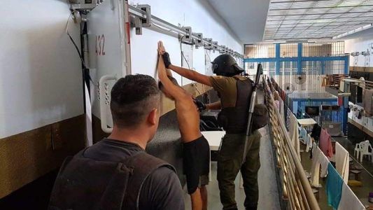 Balean a familiares que hacían la cola de las visitas a la cárcel de Piñero