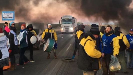 Trabajadores estatales cortan las rutas de las principales ciudades de Chubut