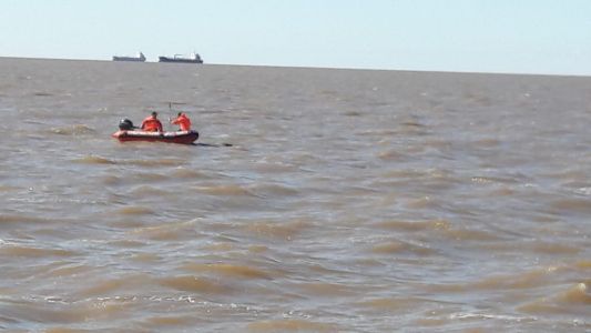 Continúa la busqueda del pescador desaparecido en Punta Lara