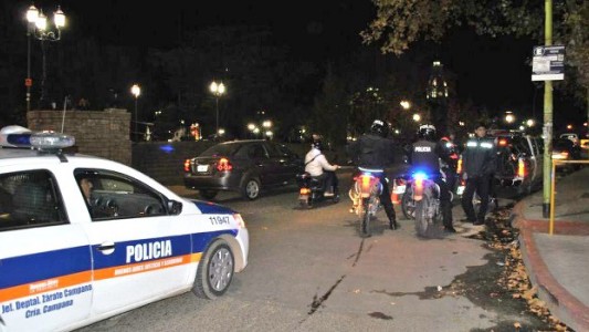 Asesinan a una chica de 15 años de un tiro en la nuca y buscan al novio