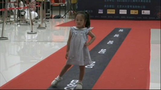 Los polémicos desfiles de niños en China