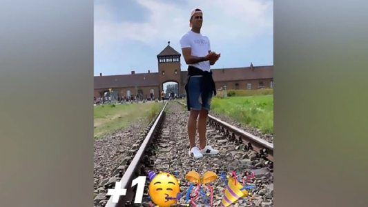 El jugador uruguayo que generó polémica al festejar su cumpleaños en Auschwitz: "No sabía donde estaba"