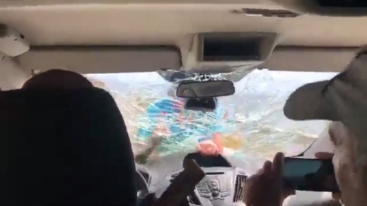 Dueño de restaurante agrede a turistas que se fueron sin probar su comida