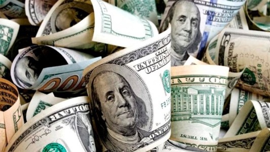 Retrocede el dólar y el riesgo país, baja el Merval y suben los ADR