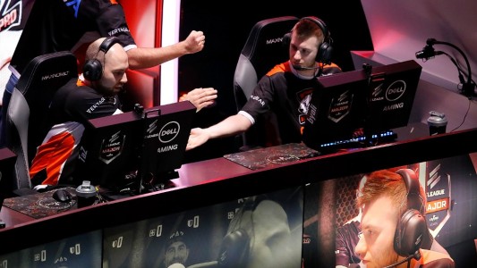 Millonarios, con su salud en riesgo: la otra cara de los profesionales de los videojuegos