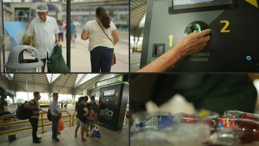 Canjean botellas reciclables por pasajes en transporte público