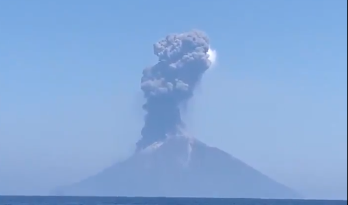 Preocupación por nueva erupción del volcán de Estrómboli