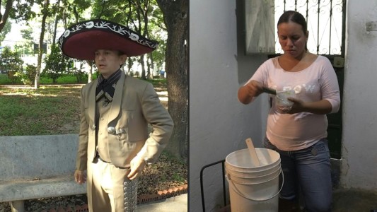 De mariachi a vendedor, enfermeros venezolanos se reinventan para sobrevivir