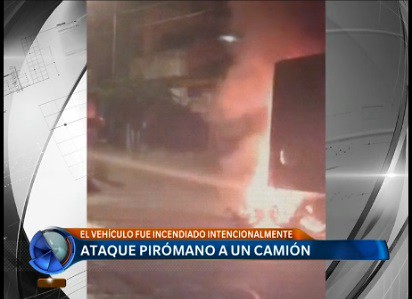 Ataque pirómano a un camión