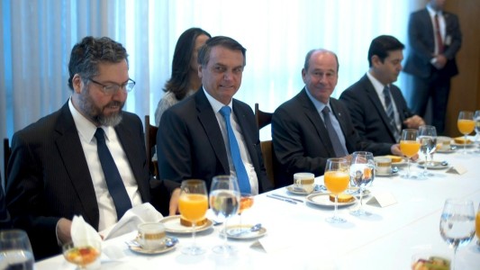 Bolsonaro cancela viaje a la cumbre sobre Amazonía por su salud