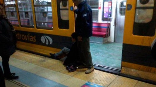 La línea B estuvo demorada 4 horas porque un hombre quedó con el pie atascado en el andén