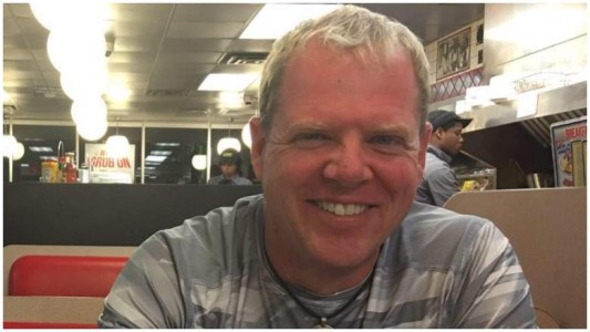 Hace 20 años creó una terapia para "curar la homosexualidad" y ahora confesó que es gay