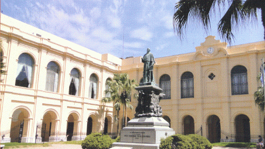La Universidad de Córdoba aclara que recomienda el lenguaje inclusivo pero sin reemplazar letras