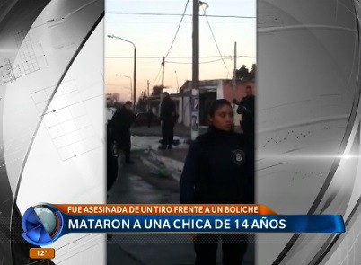 Balean a una chica en la puerta de un boliche