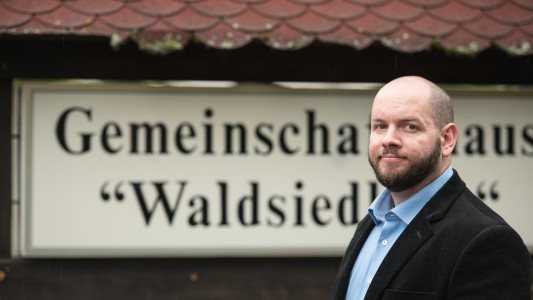 Como nadie más se postulaba, eligieron a un neonazi para un cargo público en Alemania